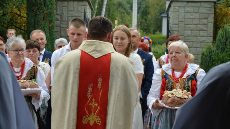 ŚWIĘTOWALI ZBIÓR PLONÓW W PRZECISZOWIE.